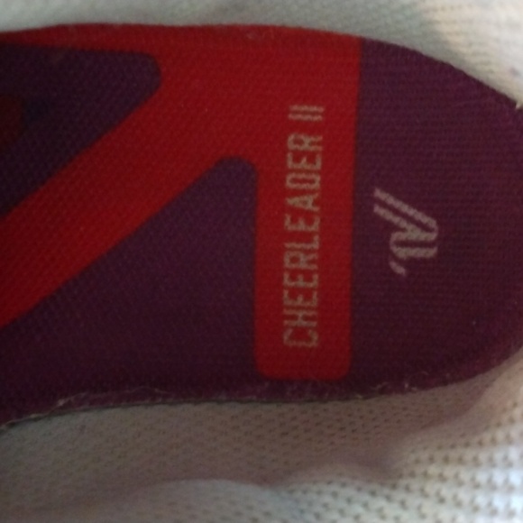 Varsity 2 White Women's Cheerleader Sneakers  Size 5 - Picture 11 of 12